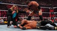 WWE Raw में NXT सुपरस्टार टॉमैसो सिएम्पा के ऊपर अटैक करते हुए डॉल्फ जिगलर और रॉबर्ट रूड